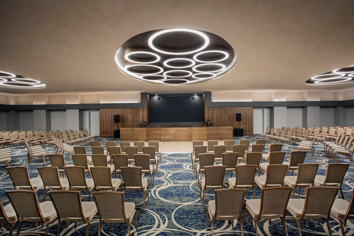 Acanthus Cennet Barut Collection