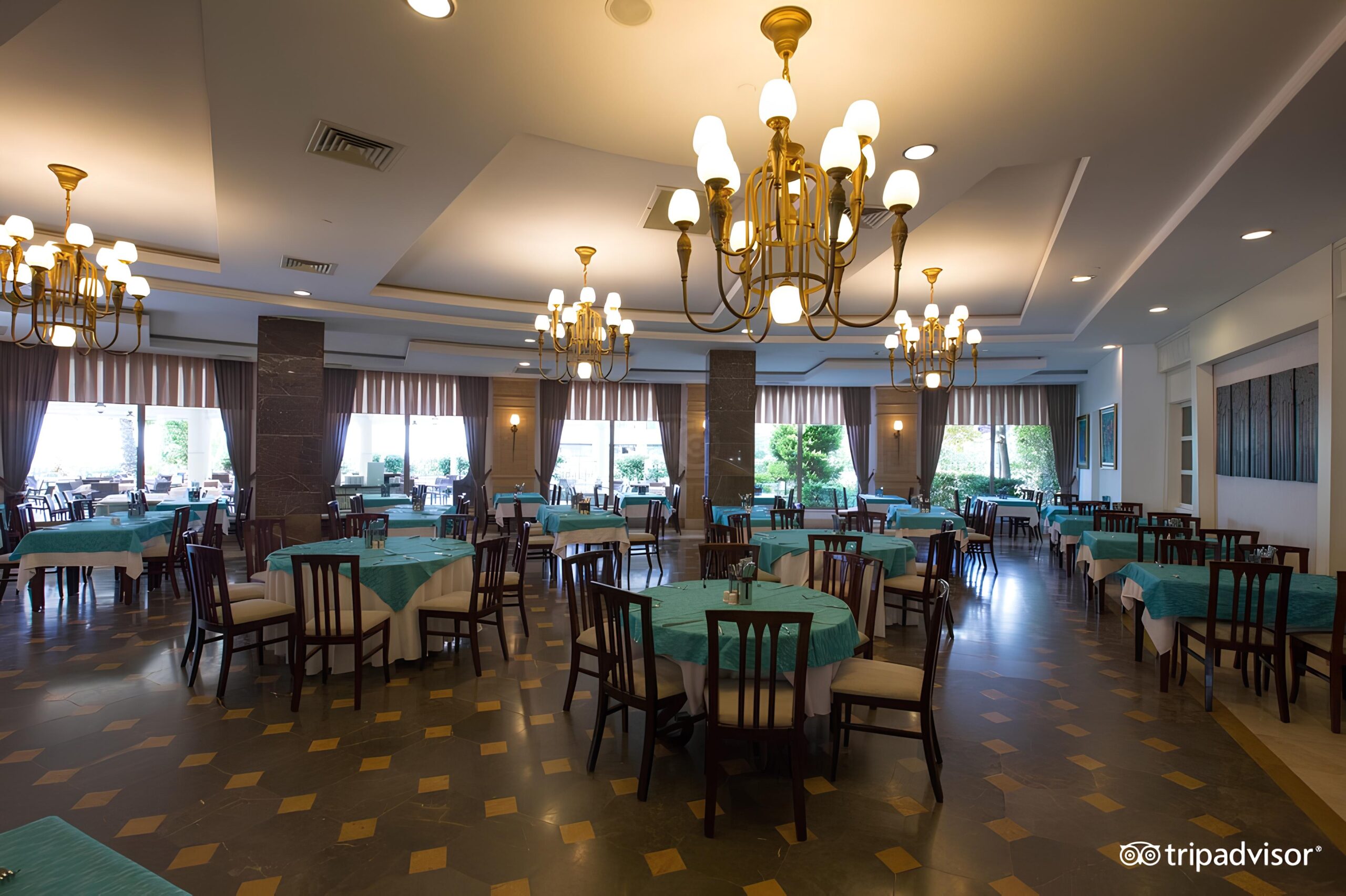 Alba Queen Hotel