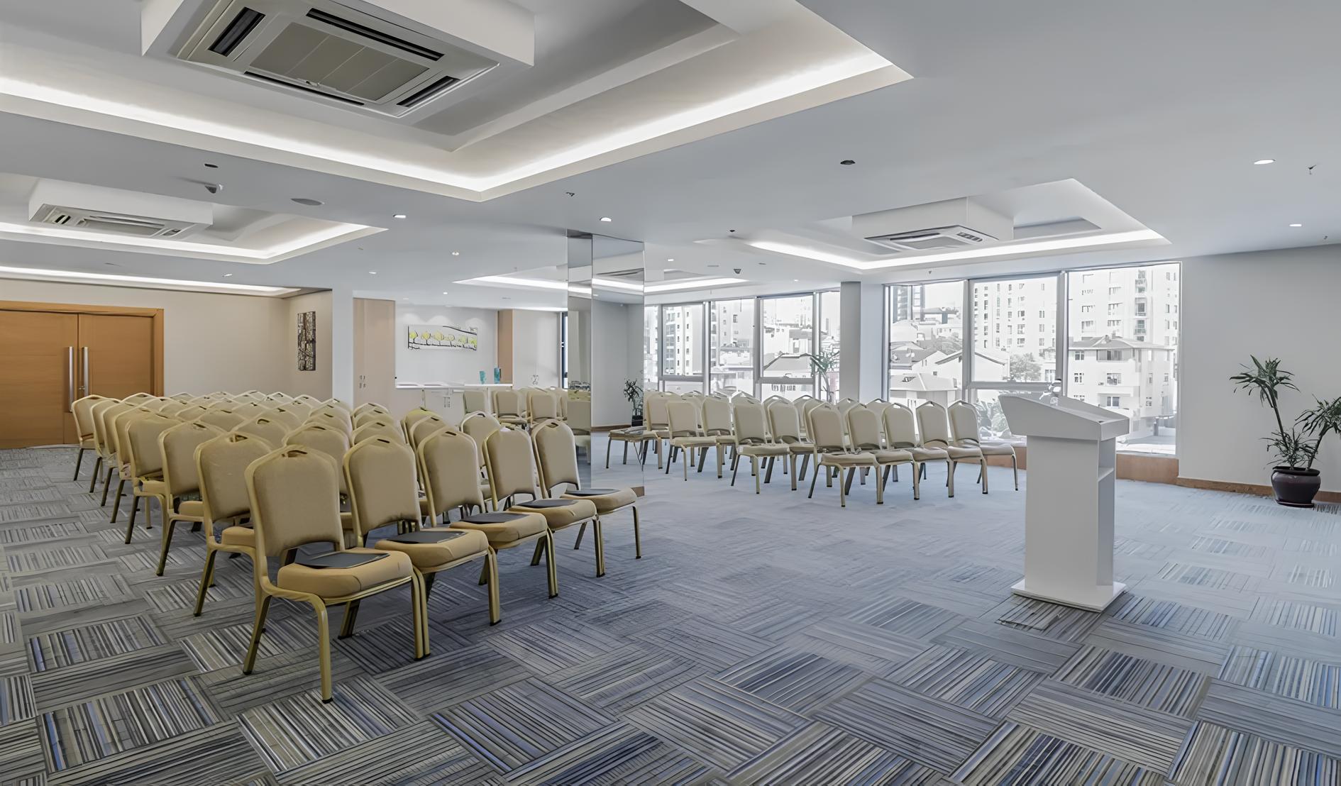 Bof Hotel Ceo Suites