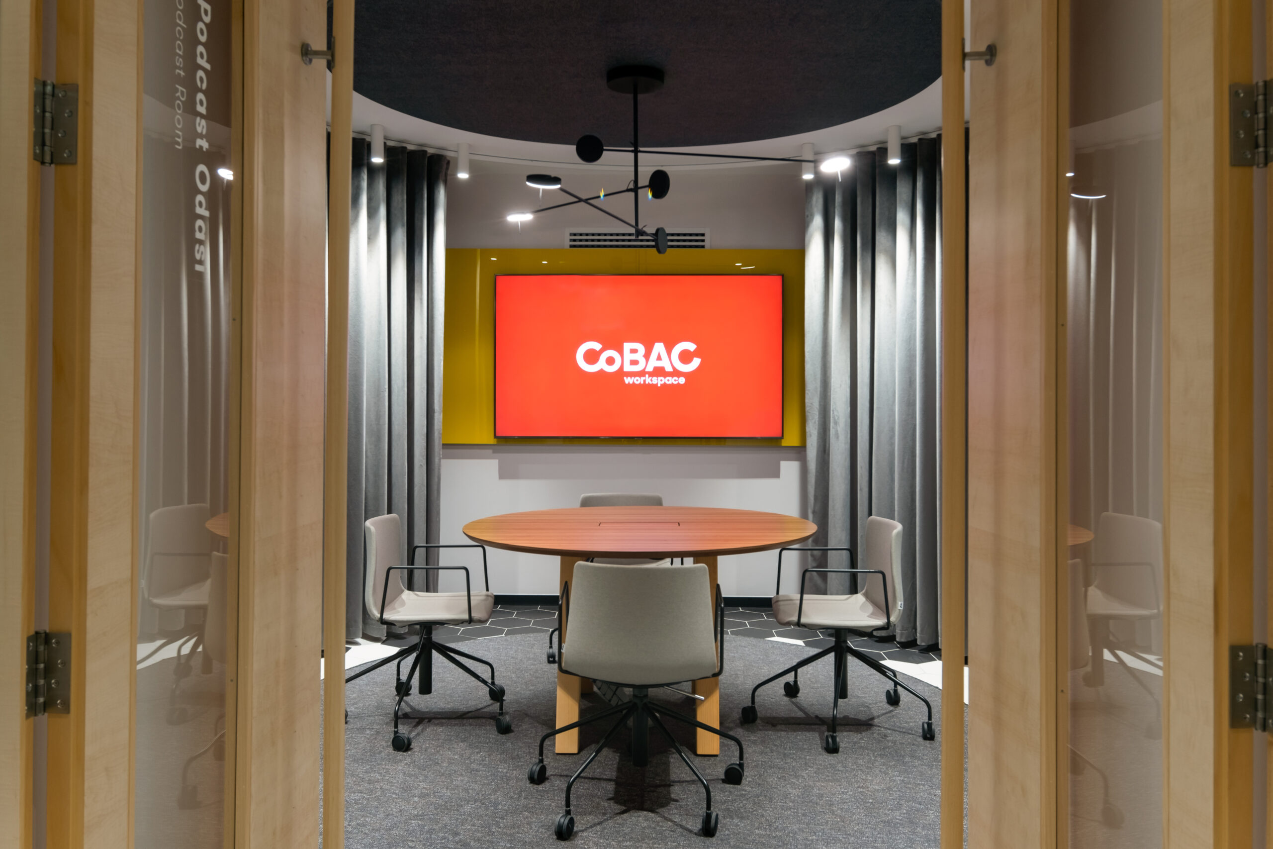 Podcast Room - Oda Görseli