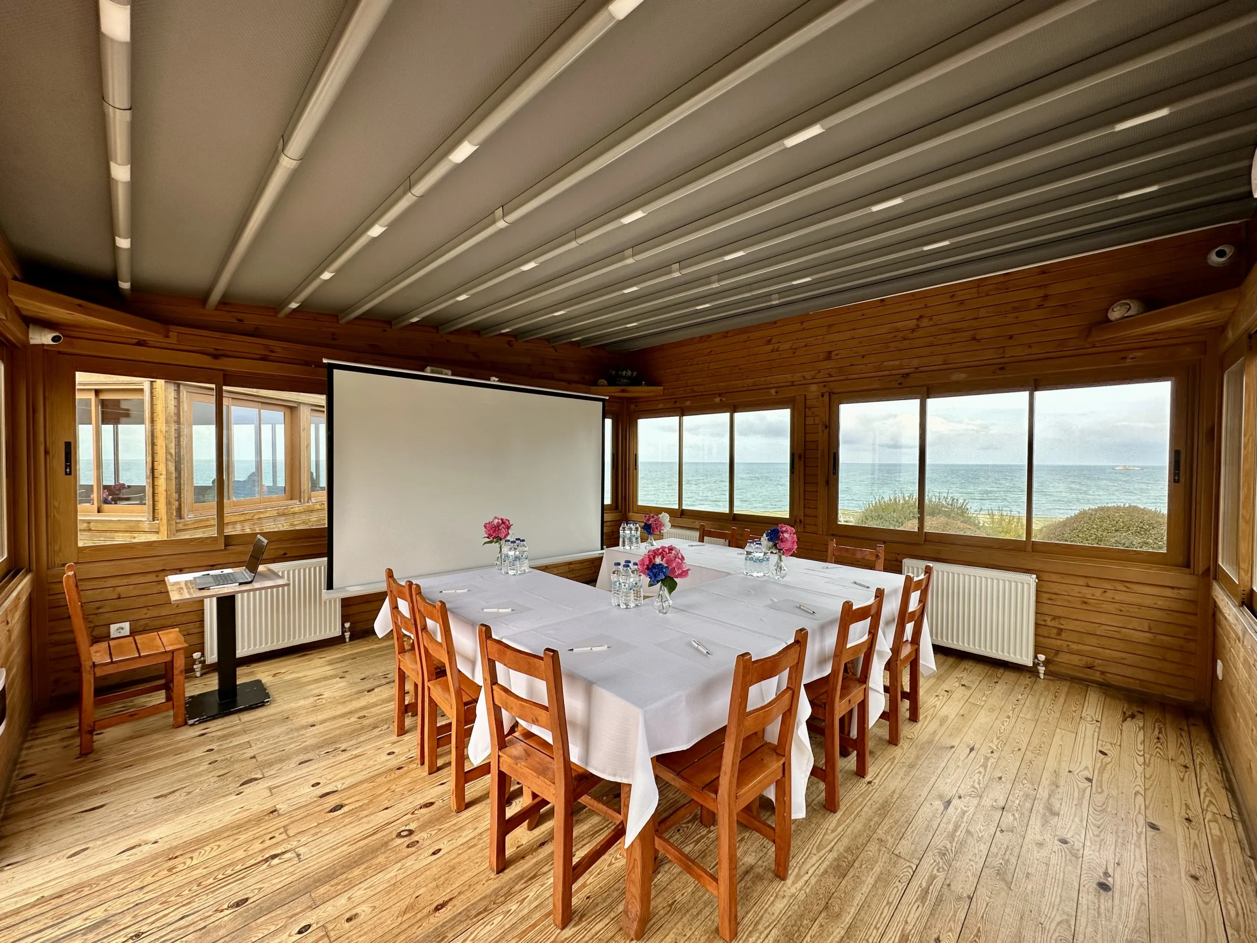 Rokethane Restaurant Cafe