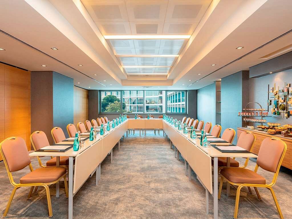 Karşıyaka Toplantı Salonu - Oda Görseli