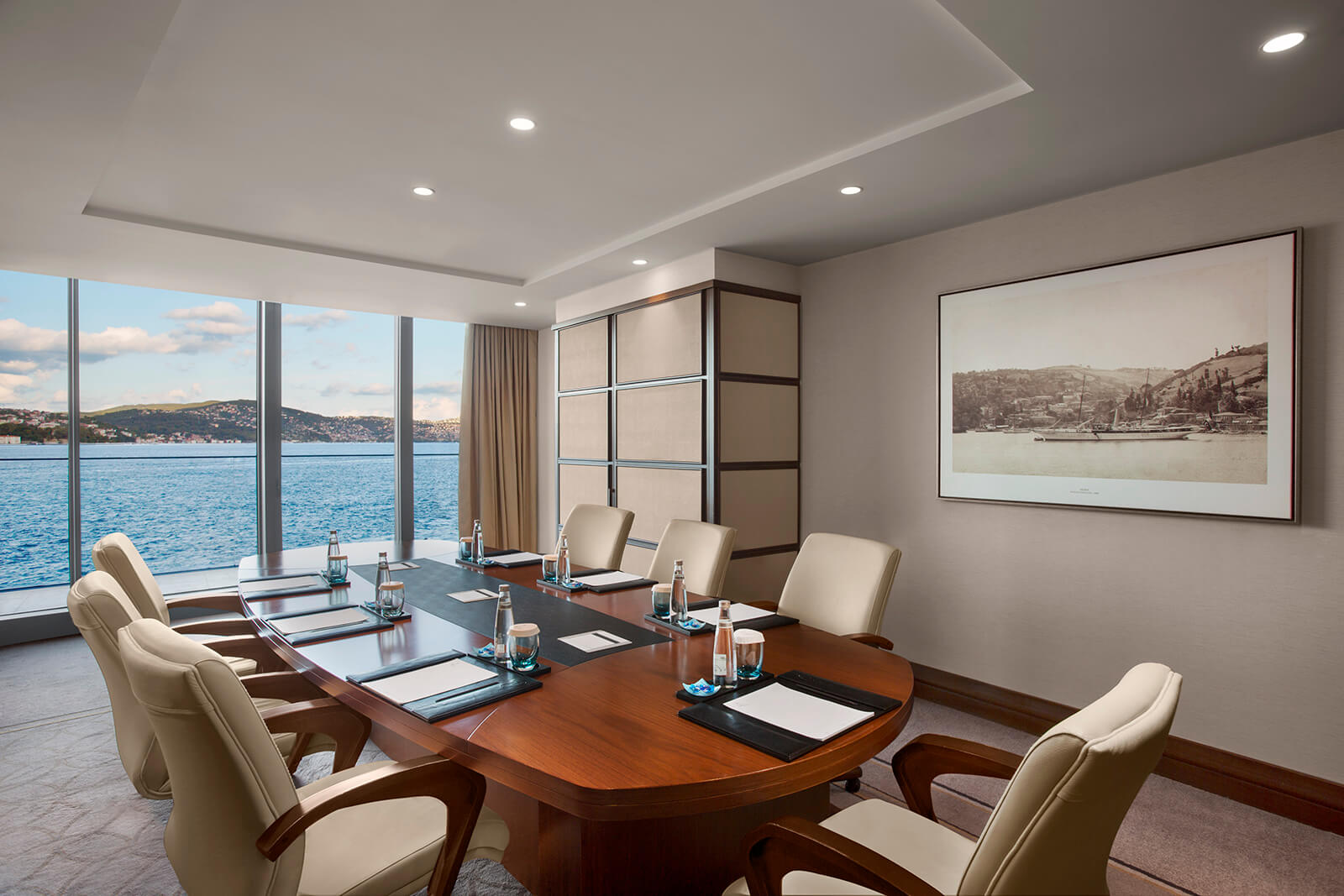 Goksu Meeting Room - Room Image