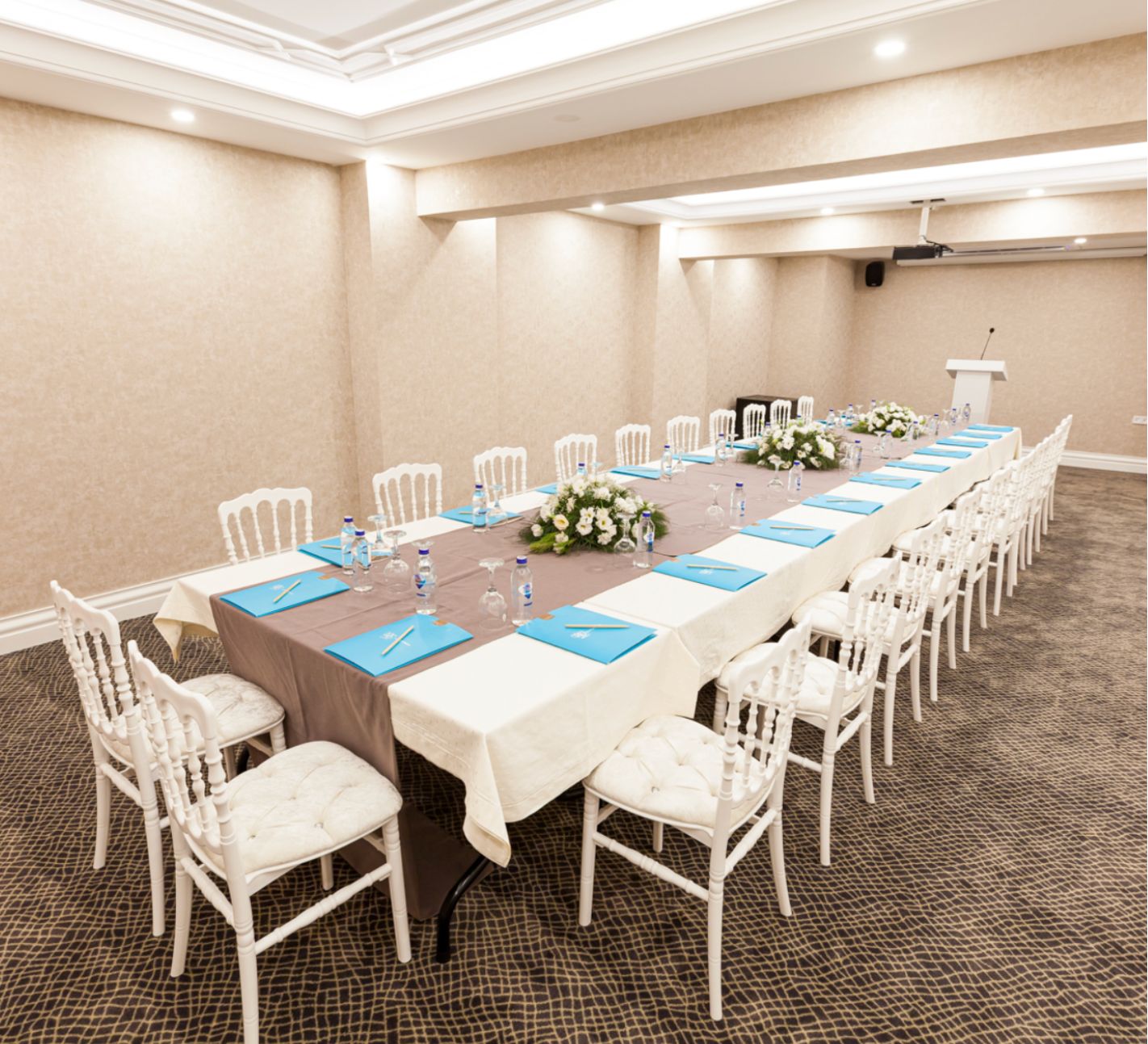 And Hotels Karsiyaka