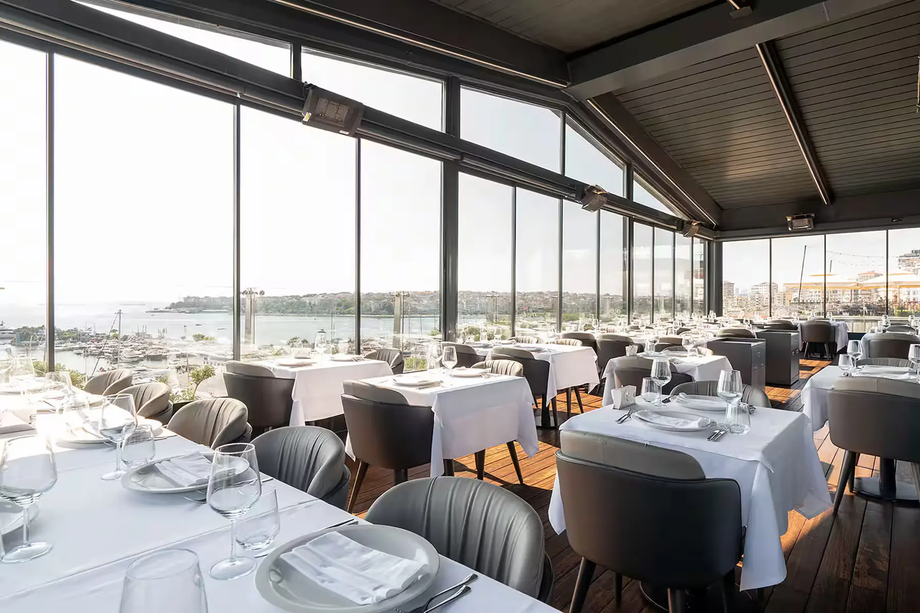 Wyndham Grand Istanbul Kalamis Marina Hotel